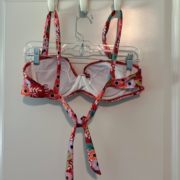 NWOT Underwire swim top and high waisted bottoms - Picture 4 of 9